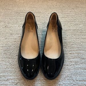 Naturalizer Women's Glossy Black Flats